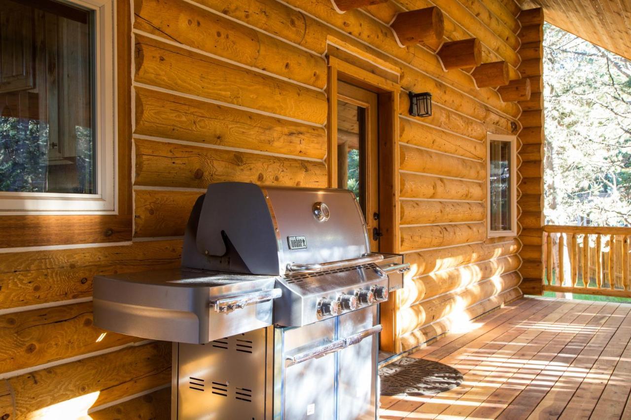 Lumberjack Lodge By Kabino Hot Tub Fire Pit Satellite Wifi Grill Large Porch Island Park Extérieur photo